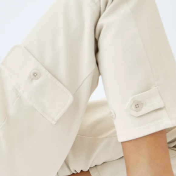 Aritzia Wilfred Free Modern Cargo Pant High-waisted cargo pants - Picture 2 of 4